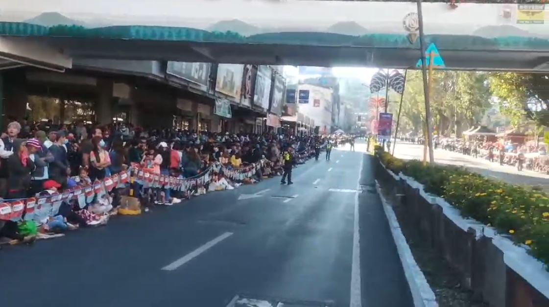 People waiting for Panagbenga float parade