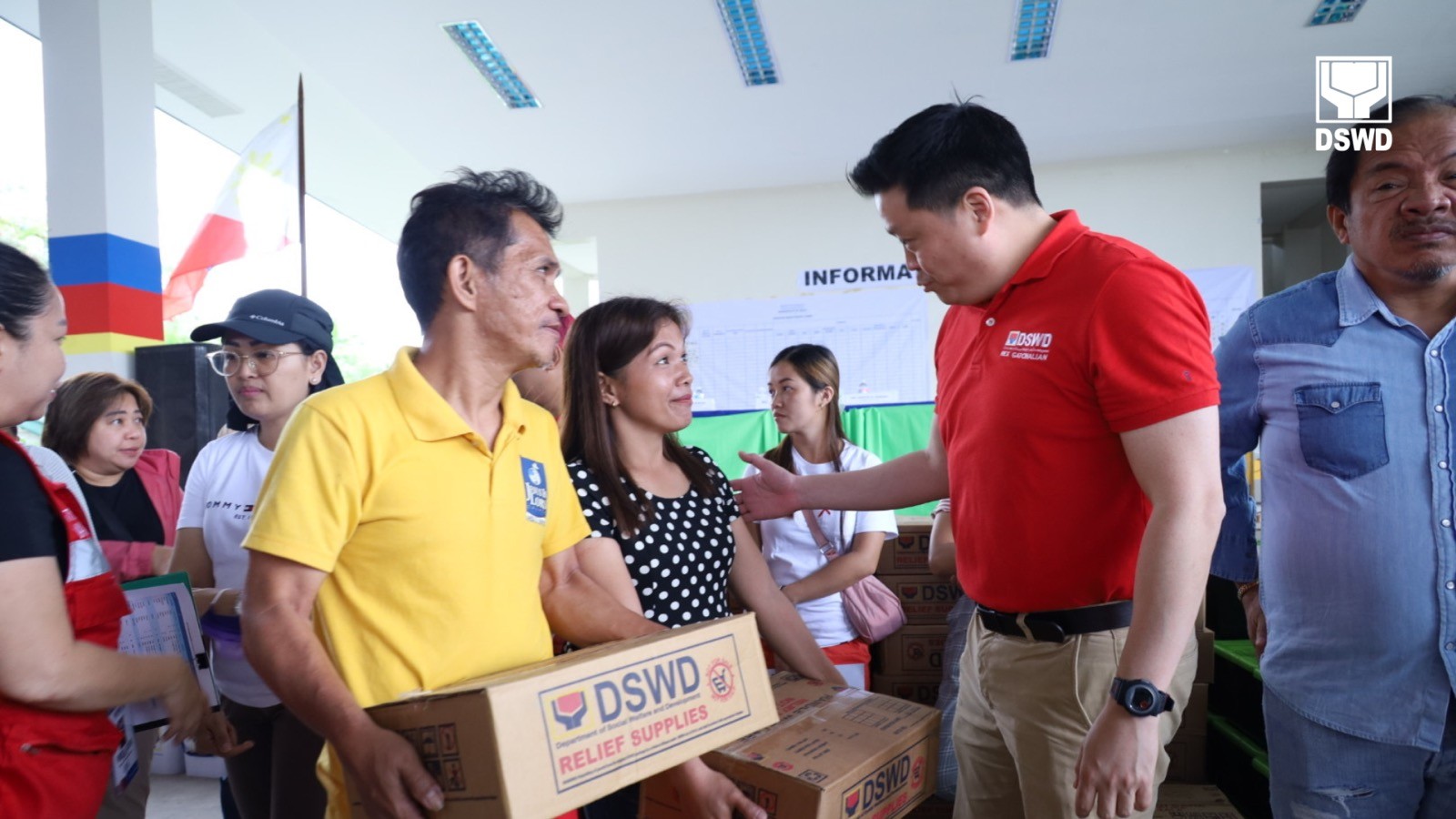 DSWD chief assesses landslide survivors' needs at evacuation center