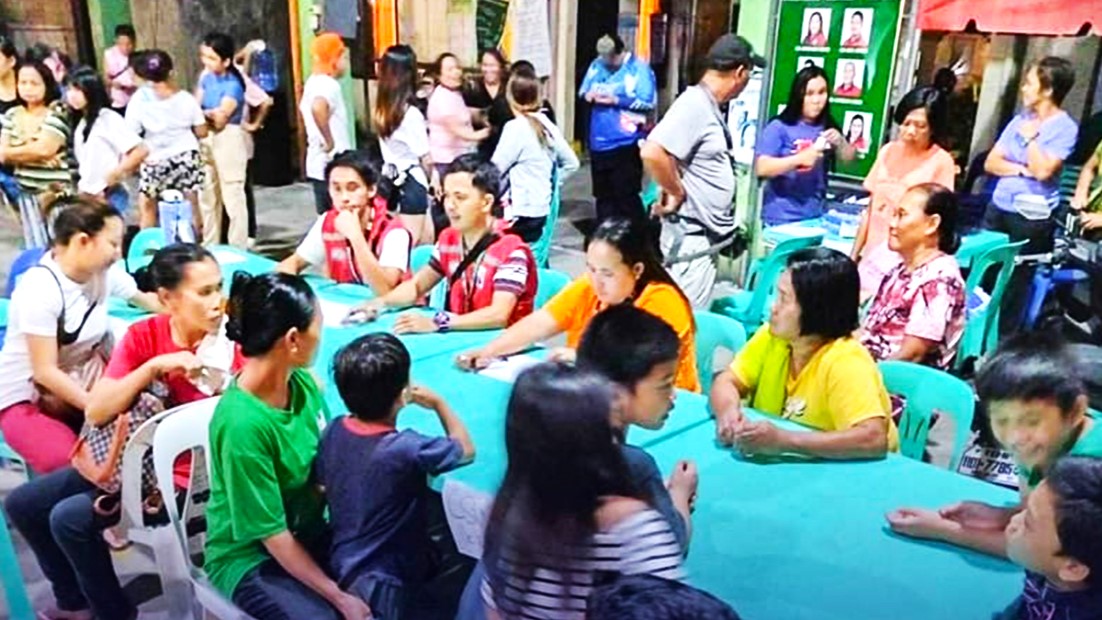 Davao City gov't aids Matina Aplaya fire victims