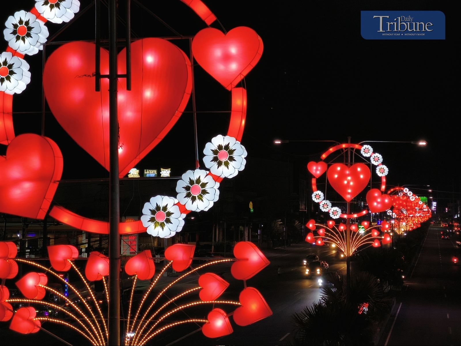 Heart lanterns in San Fernando