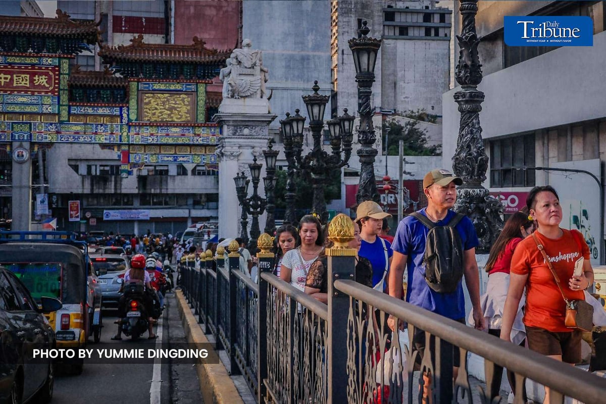 Strolling Binondo Chinatown a day before Chinese New Year