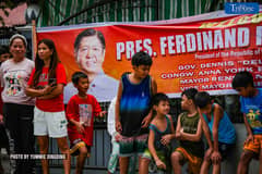 Waiting for the President