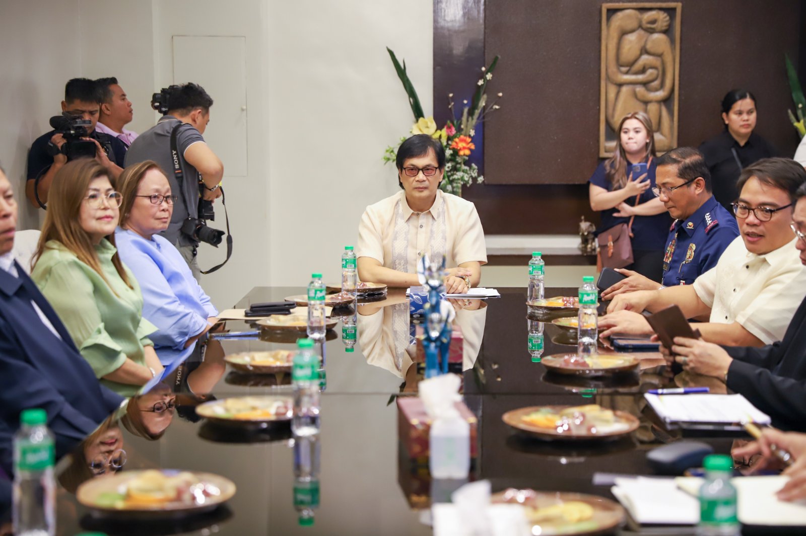Abalos vows crackdown vs extortion gang preying on truckers