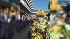 Floral clown spectacle
