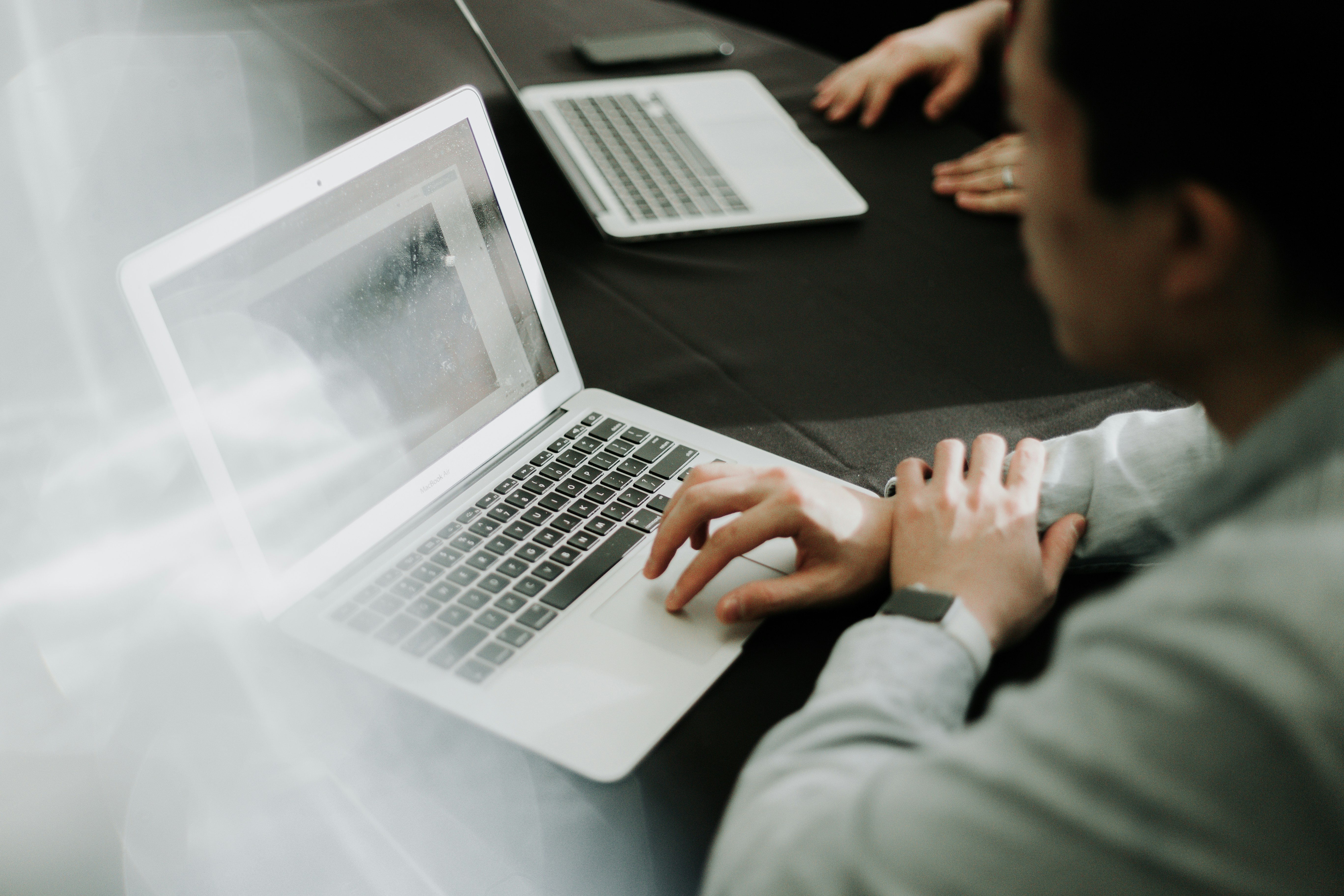 Online images reinforce gender stereotypes more than text: study