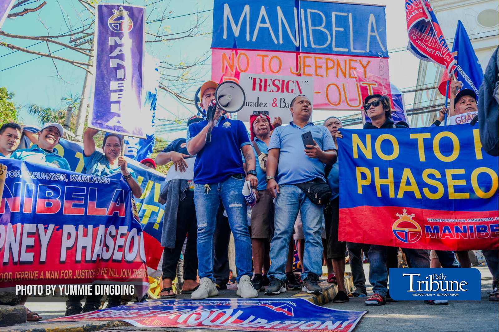 Transport groups protest vs. jeepney modernization