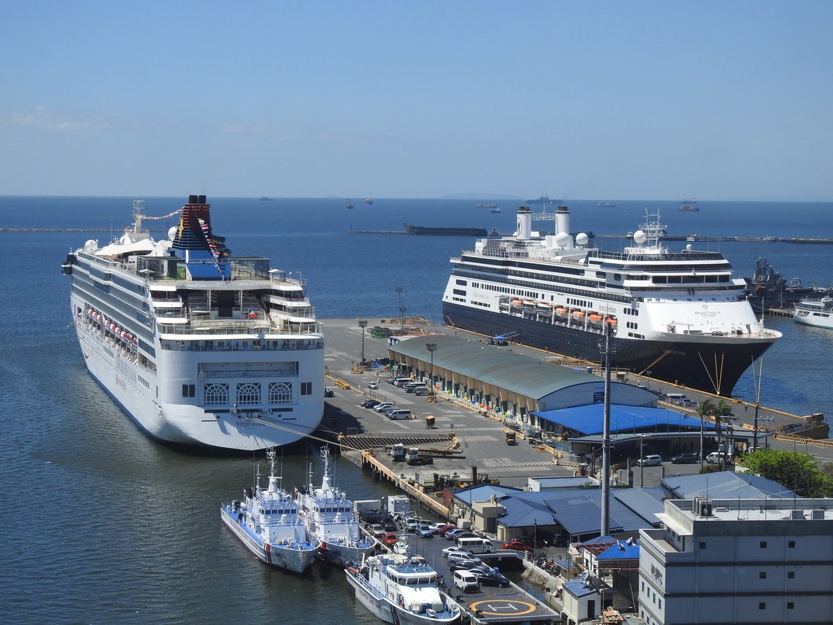 2 cruise ships visit Manila