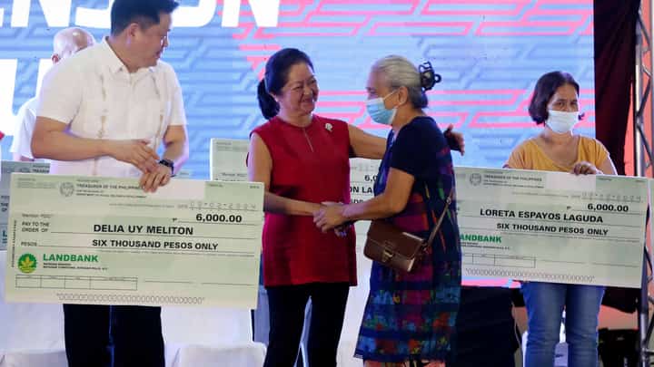 Care and compassion First Lady Louise Araneta-Marcos (2nd from left), Department of Social Welfare and Development Secretary Rex Gatchalian (left), and Undersecretary Josefina Romualdez lead the ceremonial kick-off of social pension payout to indigent senior citizens at the DSWD Central Office New Lobby, Batasan Road, Quezon City on Friday.