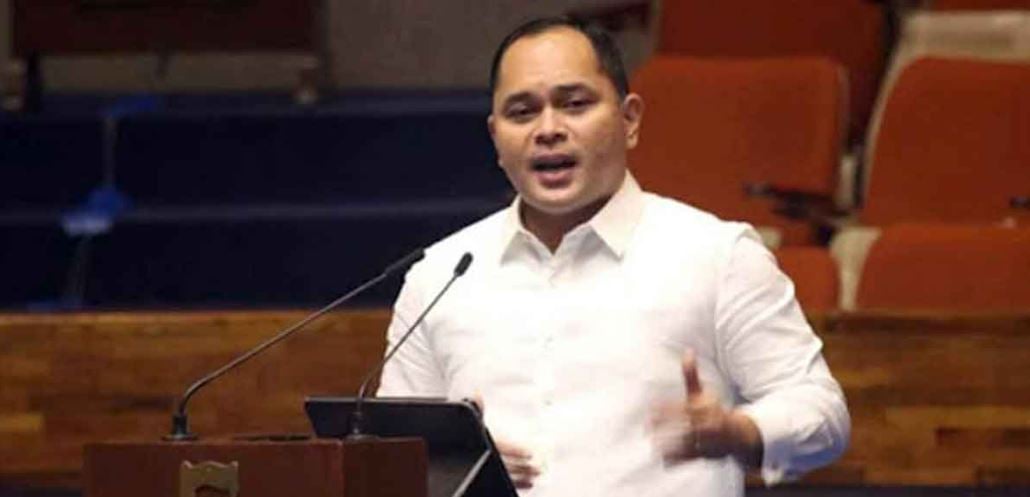 House exec takes swipe at senators