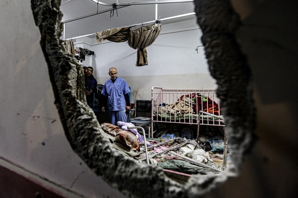 Alarm over fate of major Gaza hospital after Israeli raid