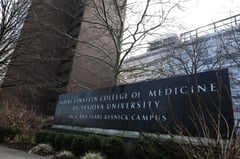 New York medical school scraps fees after $1 bn donation