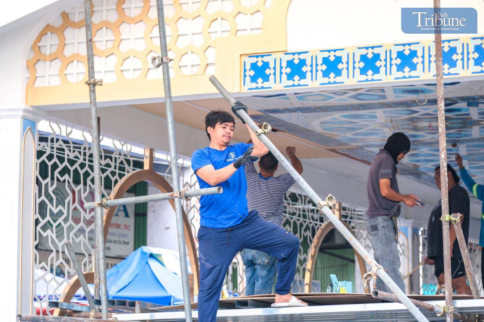 Construction rush for Ramadan pavilions