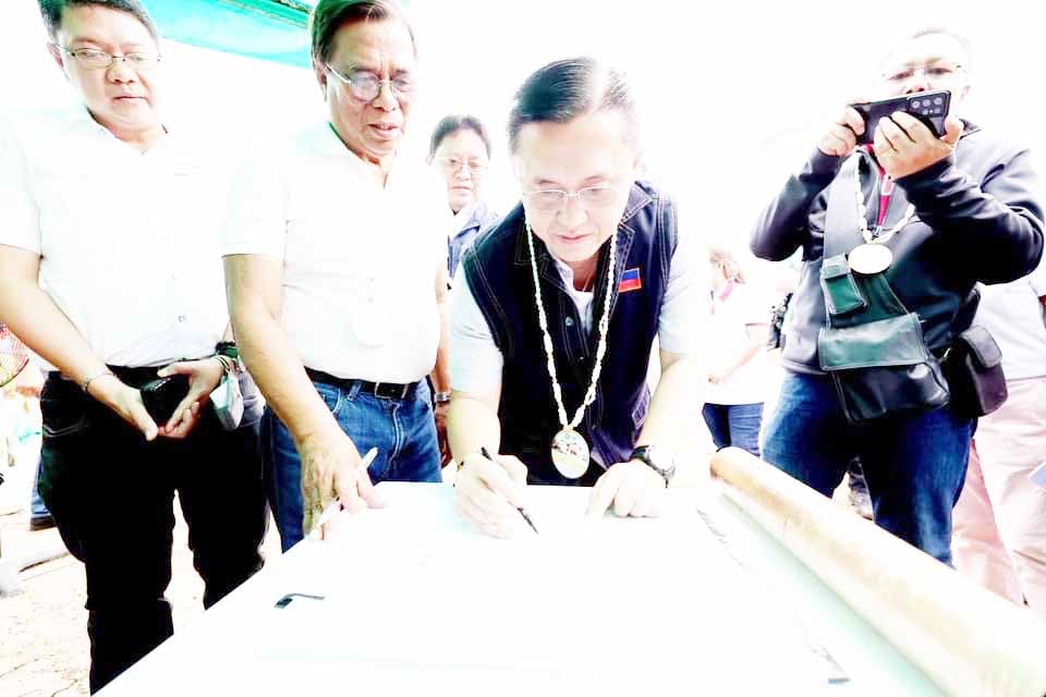 Lambunao Super Health Center breaks ground