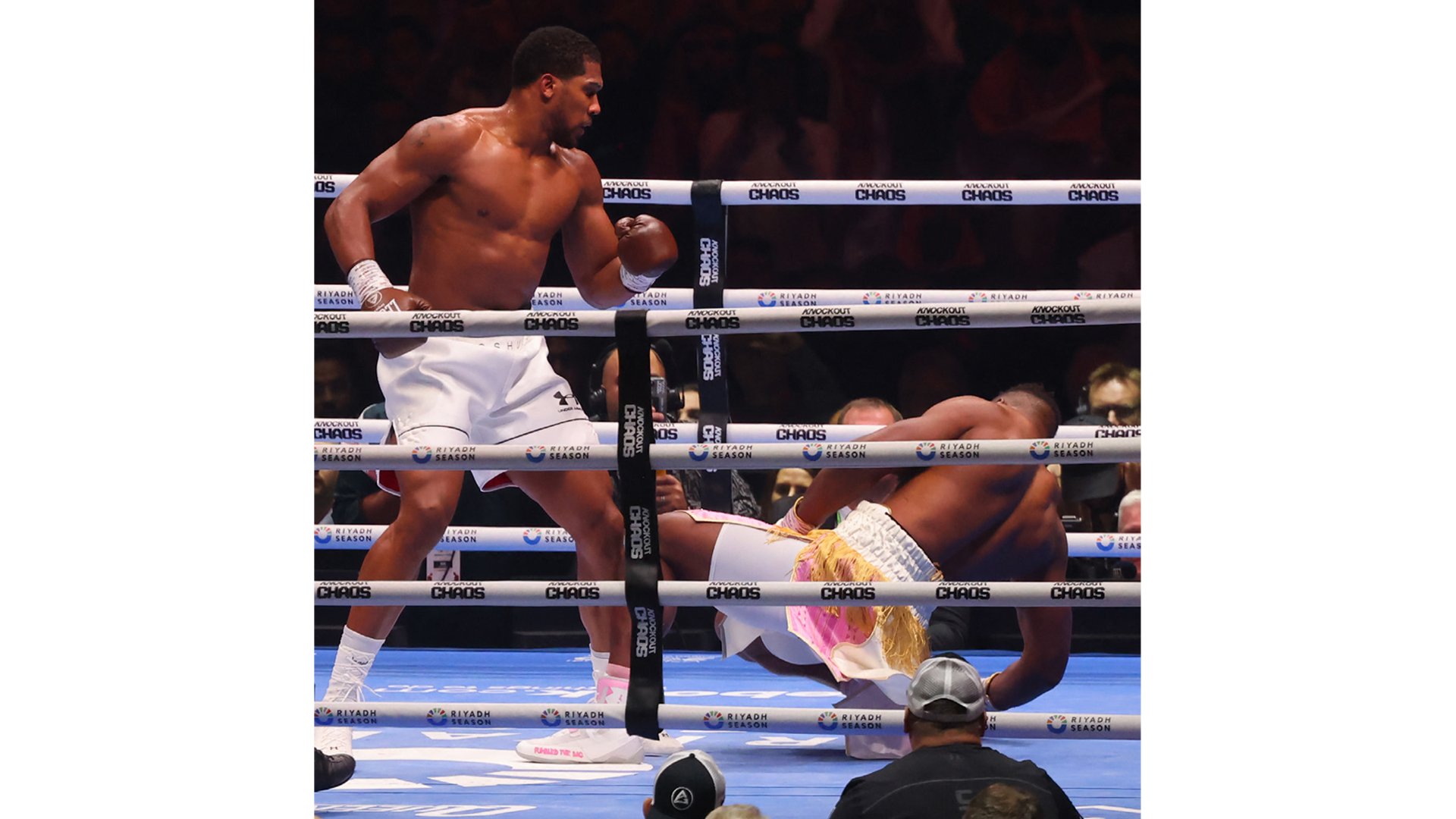 Joshua pinabagsak si Ngannou sa bawat round