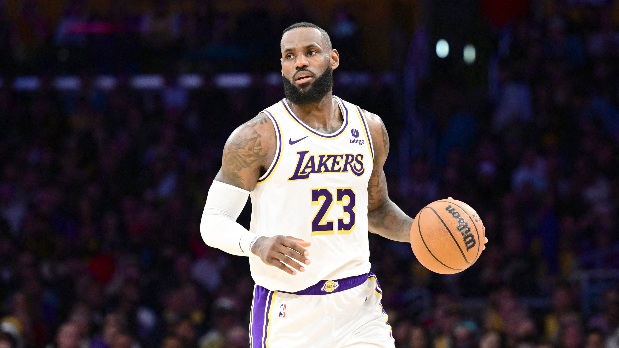 LeBron James naka 40,000 puntos na