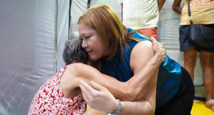 Aguilar extends aid to victims in Las Piñas fire