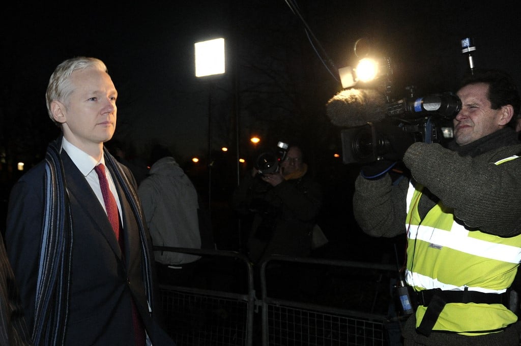 UK court set to issue Julian Assange extradition ruling