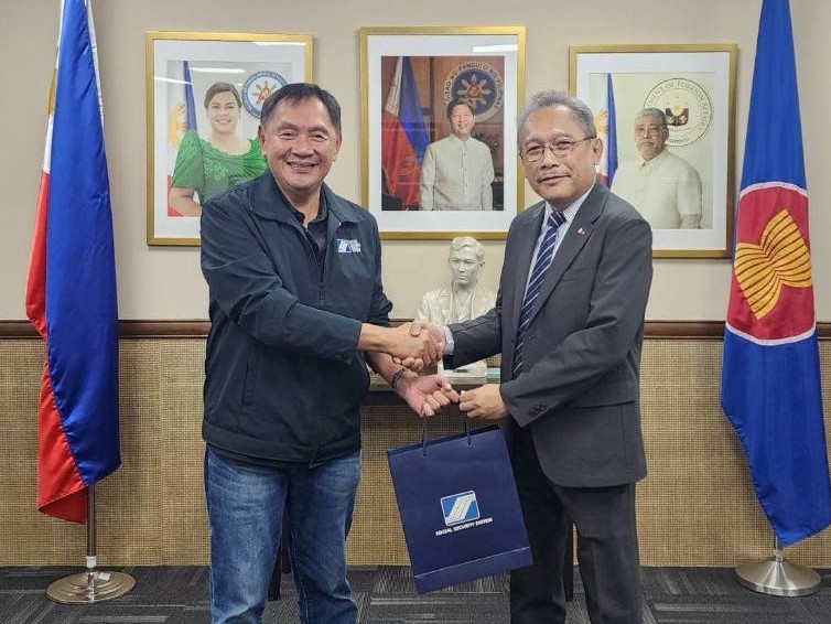 Macasaet pushes SSS Voluntary Provident Fund to OFWs in Singapore