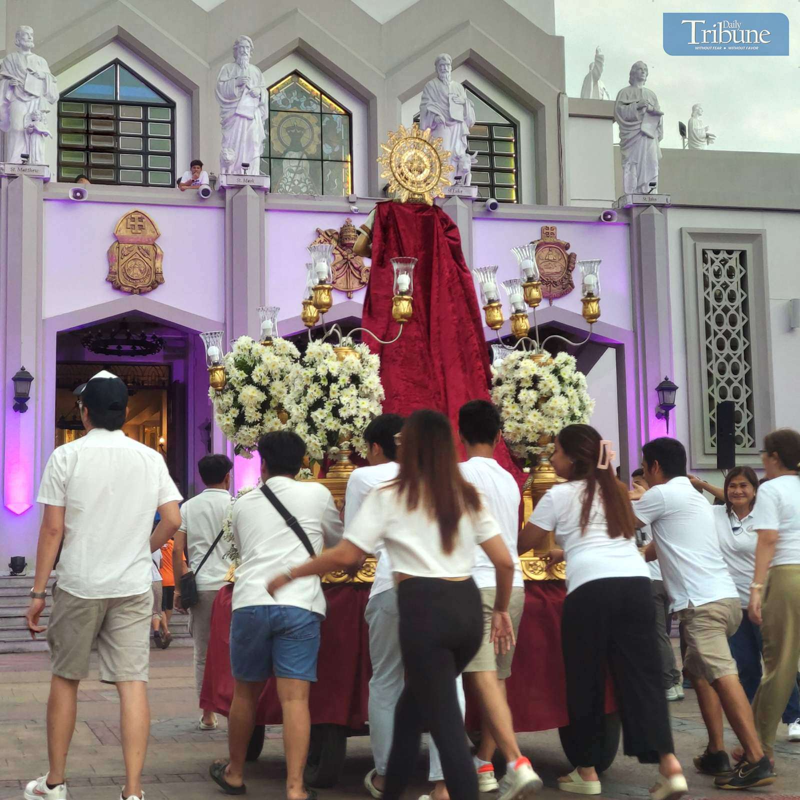 Devotees gather for Antipolo Cathedral procession