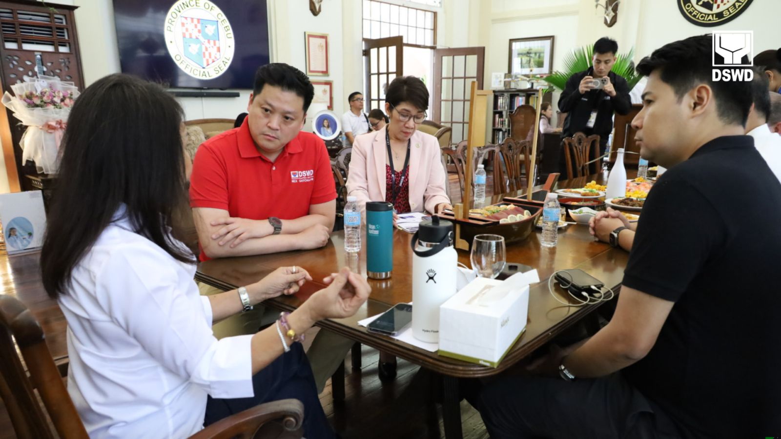 DSWD chief, Cebu governor discuss partnership for social protection services
