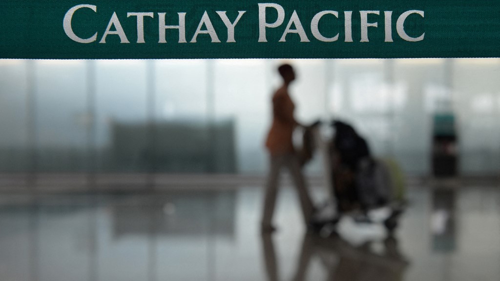 Cathay Pacific suspends U.S. flights amid powerful winter storm