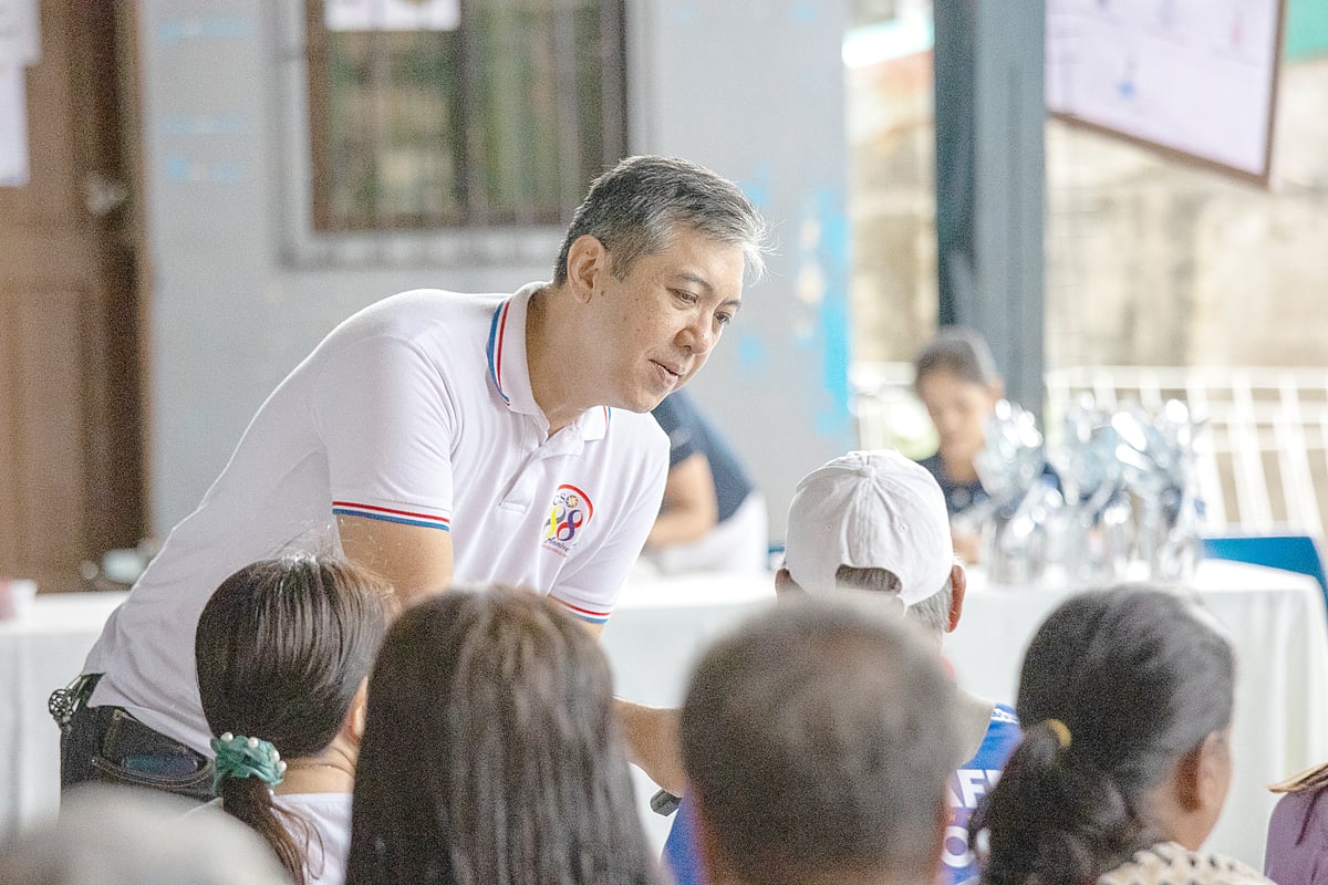 PCSO marketing specialist Erik Imson.