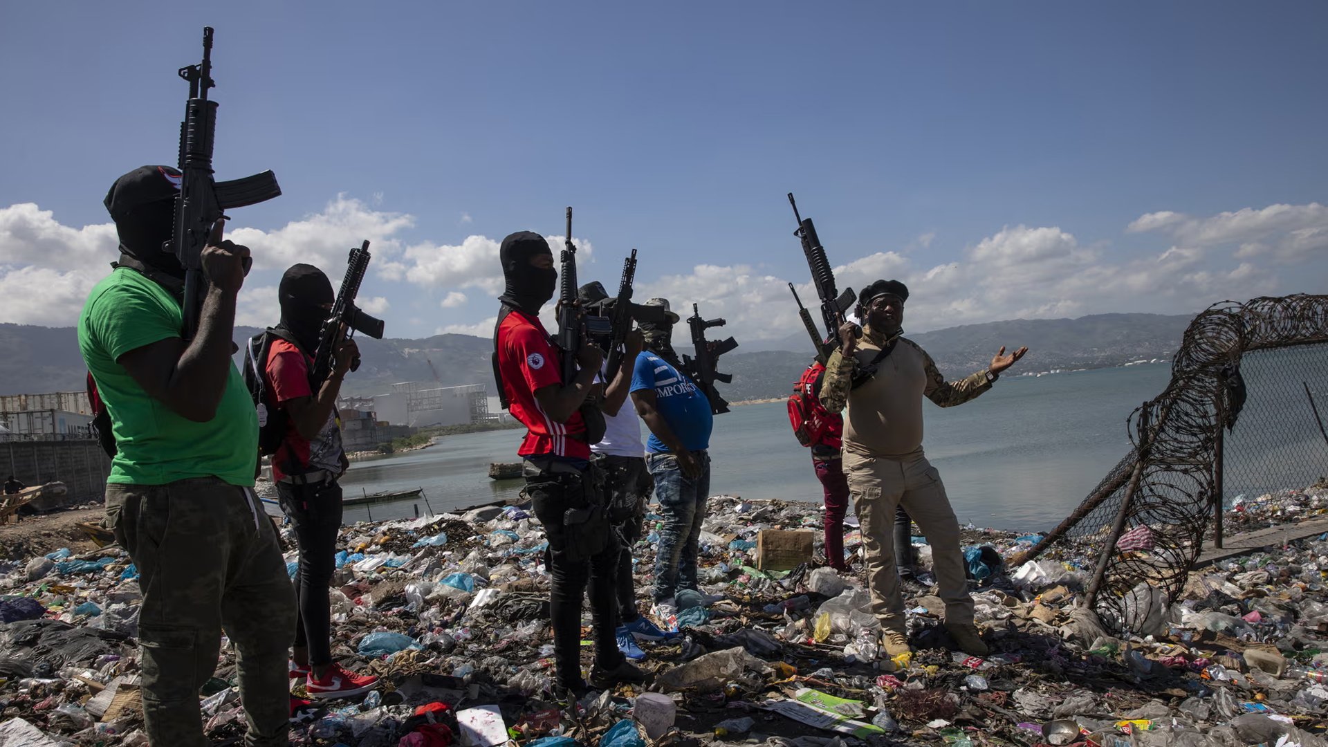 Armed gangs rampage to oust Haiti leader