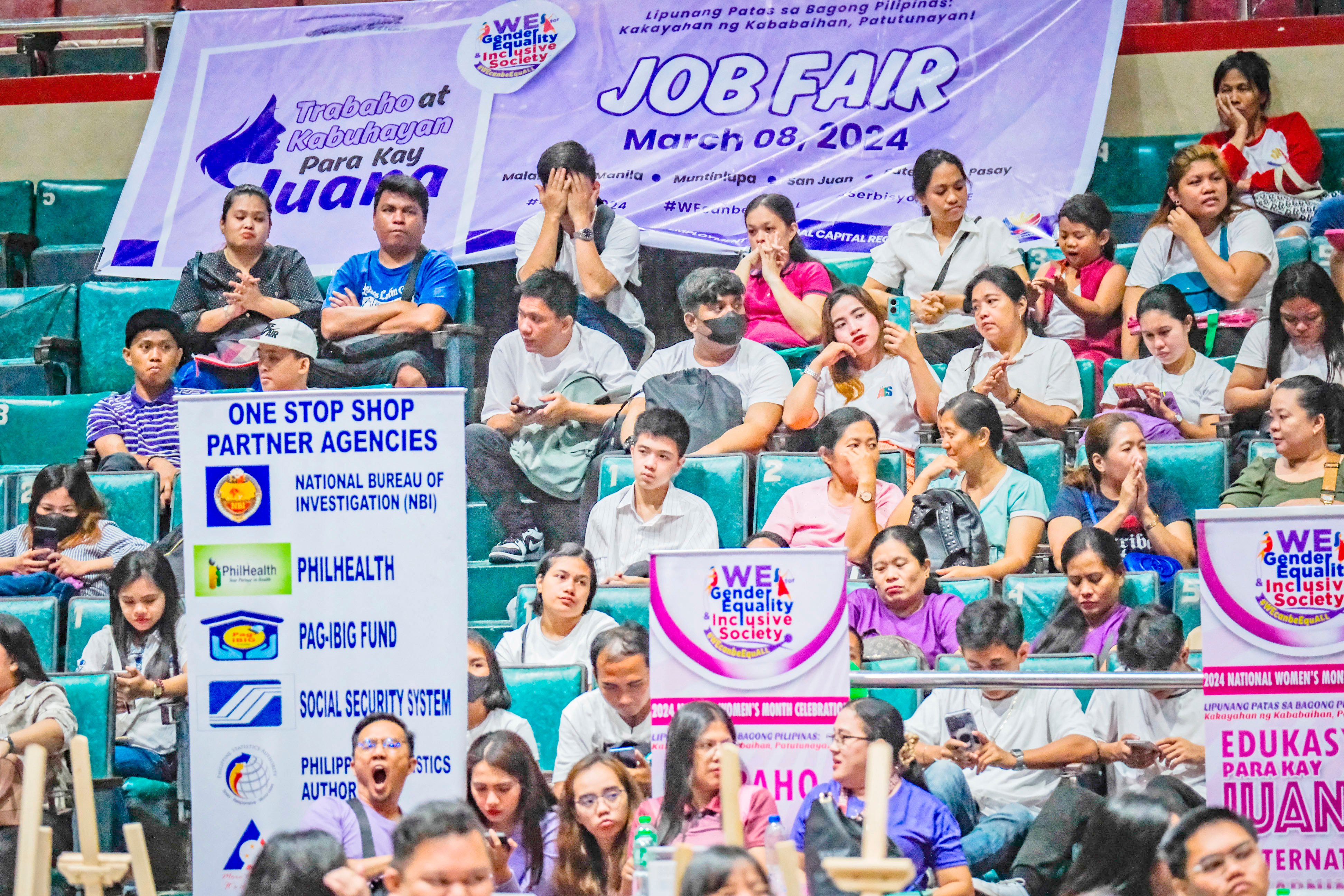 Pasay’s ‘Trabaho para kay Juana’ mobbed