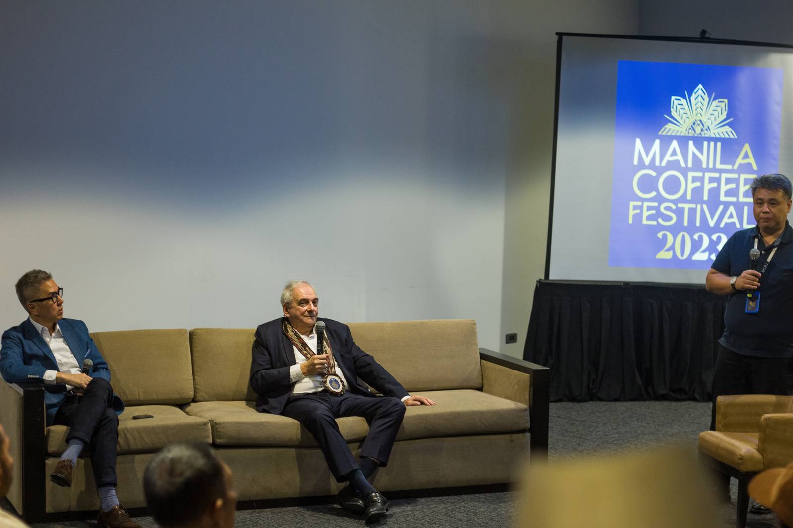 Rich Watanabe, Manila Coffee Festival Director, gives the opening remarks for MCF 2023
KapeTalks to kick off the first session with speakers Kingson Sian, Newport World Resorts
CEO, and Philippe Juglar, President of Agency of Valorization of Cultural Products (AVPA)