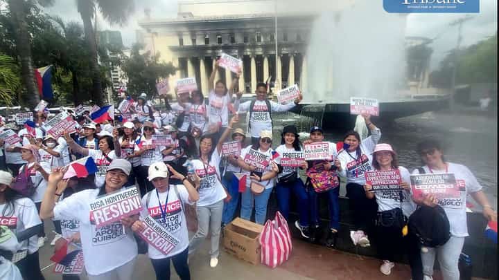 Kingdom of Jesus Christ members rally in support of Quiboloy
LOOK: The Kingdom of Jesus Christ religious group holds a prayer rally at Liwasang Bonifacio on Monday, 4 March 2024. With small placards, they are calling for justice for Pastor Apollo Quiboloy.