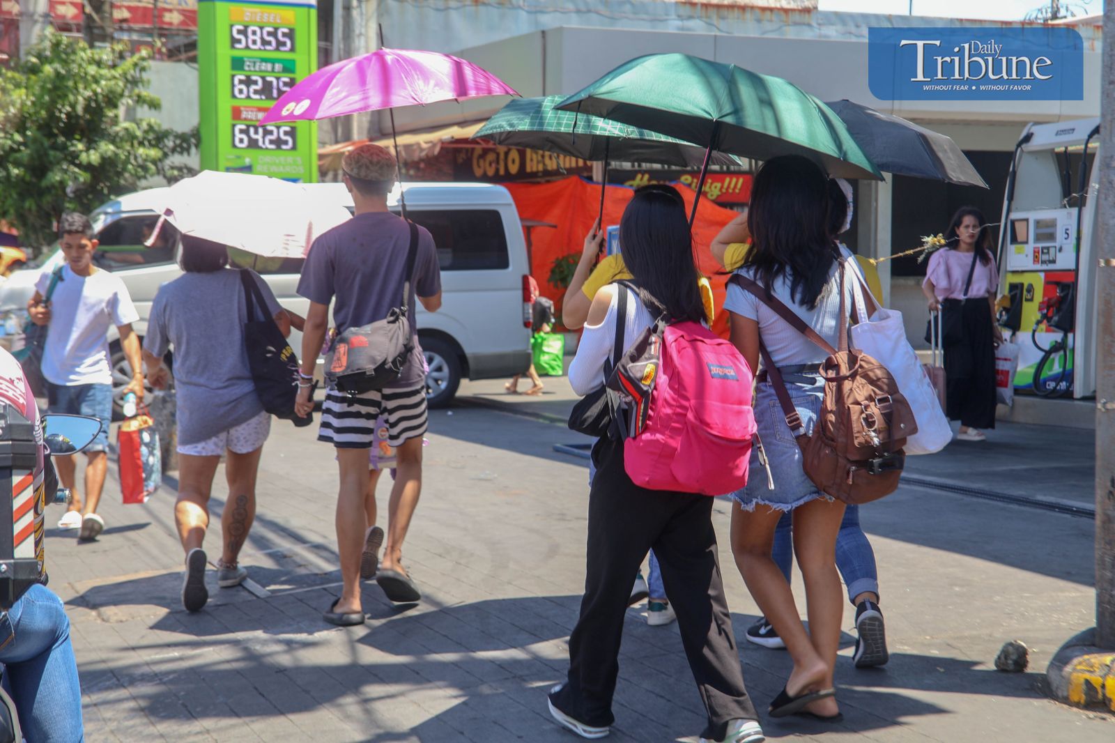 Scorching heat in Manila's streets