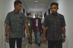 Malaysia's 98-year-old ex-PM Mahathir released from hospital