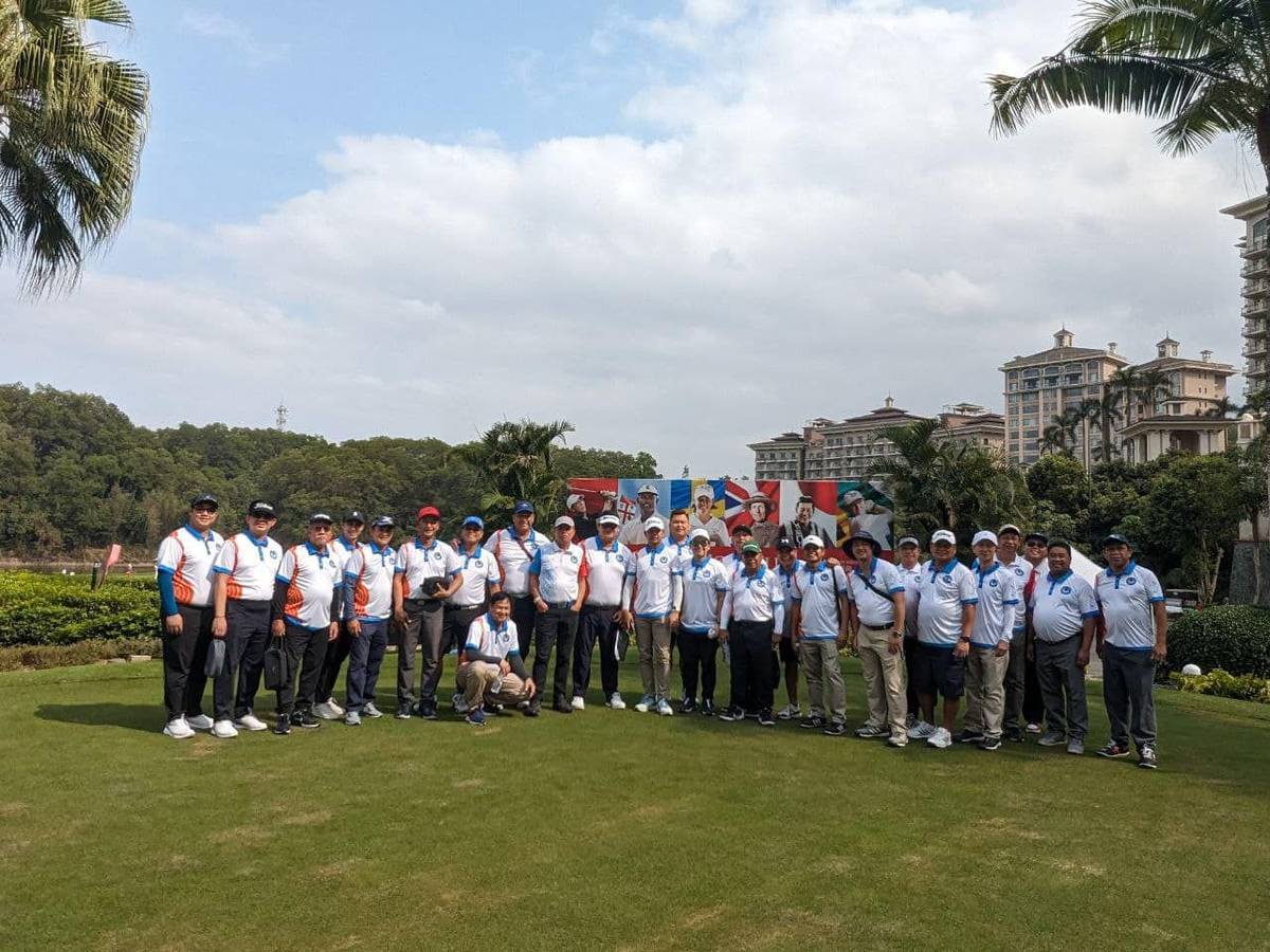 Stronghold Cup in Mission Hills Resort Dongguan, China — 35 golfers from the SSMB Insurance Group, consisting of Stronghold Insurance, Sterling Insurance, Milestone Guaranty, and Bethel General Insurance.
