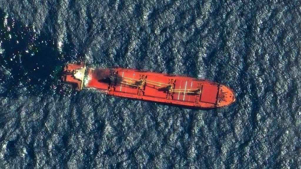 Ship sunk by Houthis threatens environmental catastrophe