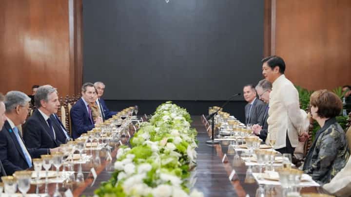 Sabin Aboitiz, PSAC lead convenor and Aboitiz Group president and CEO (far end of right side of table), joins President Ferdinand Marcos Jr. (standing) as they welcome US Secretary of State Antony Blinken to a diplomatic dinner at Malacañang, reaffirming commitments to strengthen Philippines-US ties.