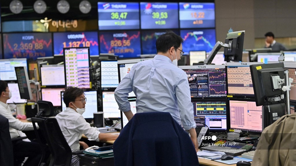 Asian markets build on rally as US jobs data boost rate cut hopes