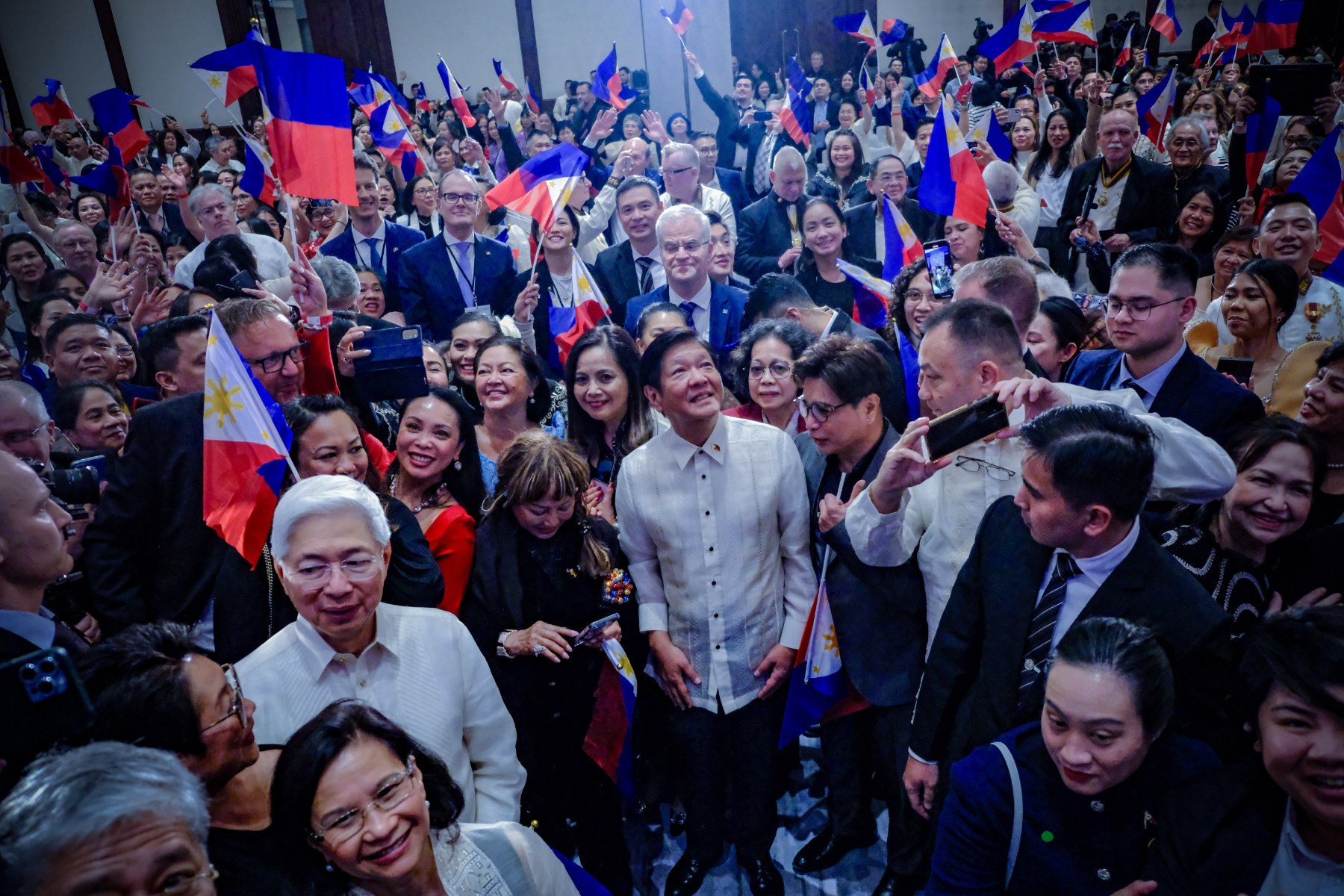 PBBM visits Filipino community in Berlin 