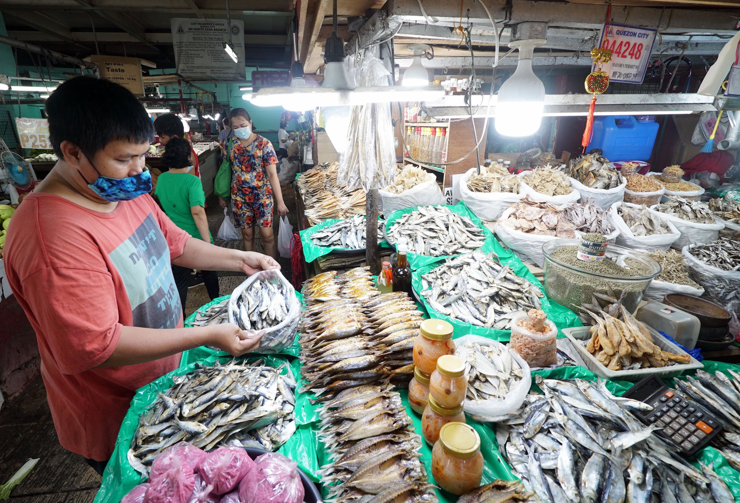 Economists see March inflation exceeding 4%
