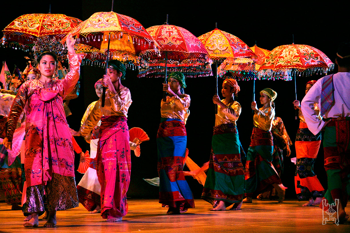 Ramon Obusan Folkloric Group.
