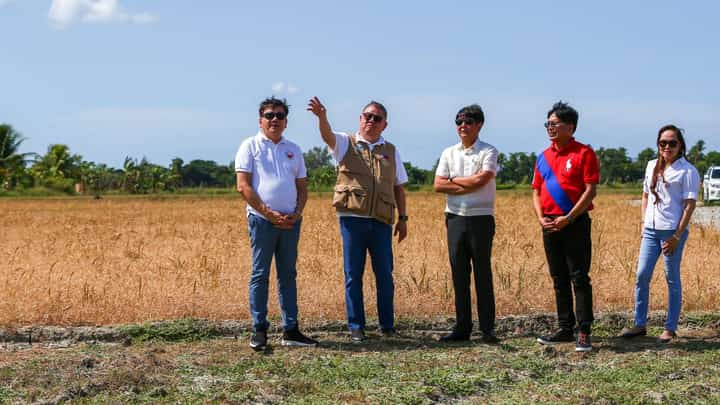 Marcos bares irrigation plans to ease El Niño effects