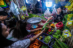 Market shopping despite high inflation
