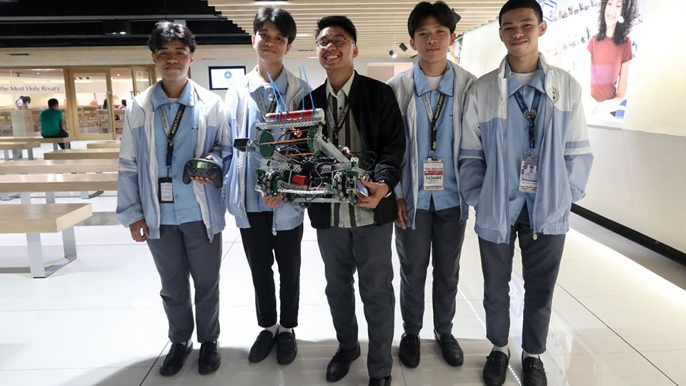 Makati High School Robotics Team off to World Championship in Dallas
