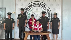 DSWD exec pays Iwahig a visit