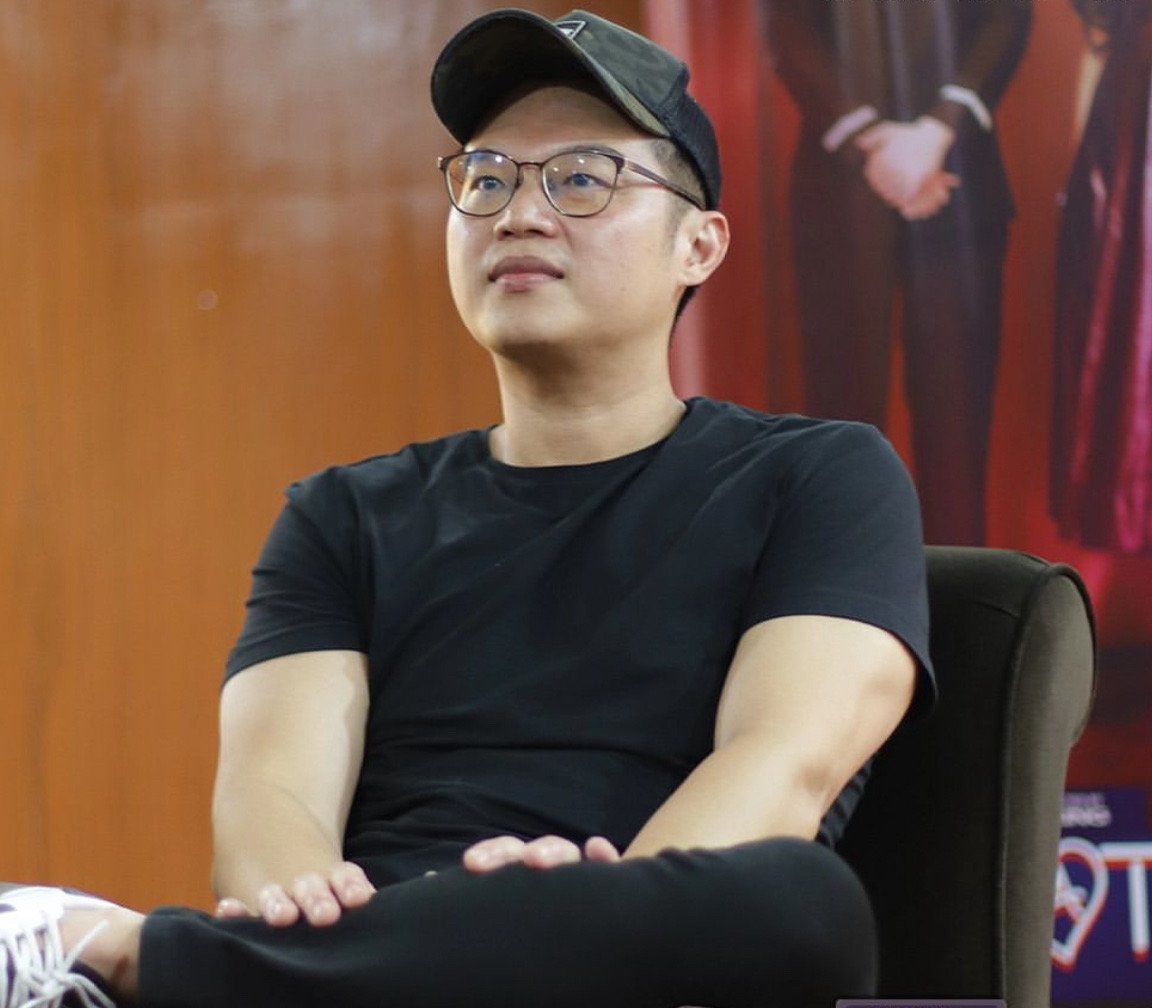 Director Philip King of ‘Elevator’ movie gives personal message to Paulo Avelino and Kylie Versoza