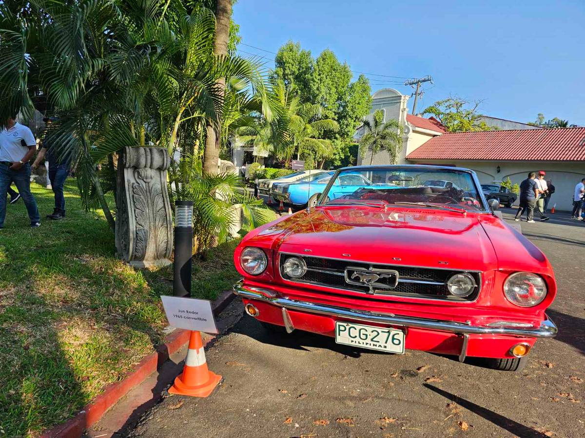 Among the vintage Mustangs paraded that afternoon is this stunning 1965 Fastback.