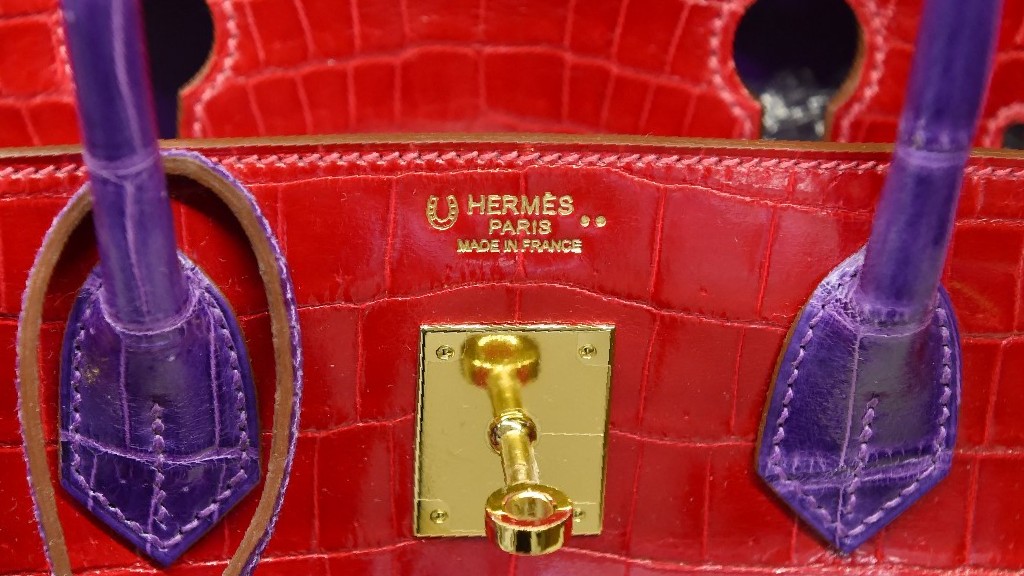 Former Hermès heir sues LVMH, Arnault over alleged $16B share sale