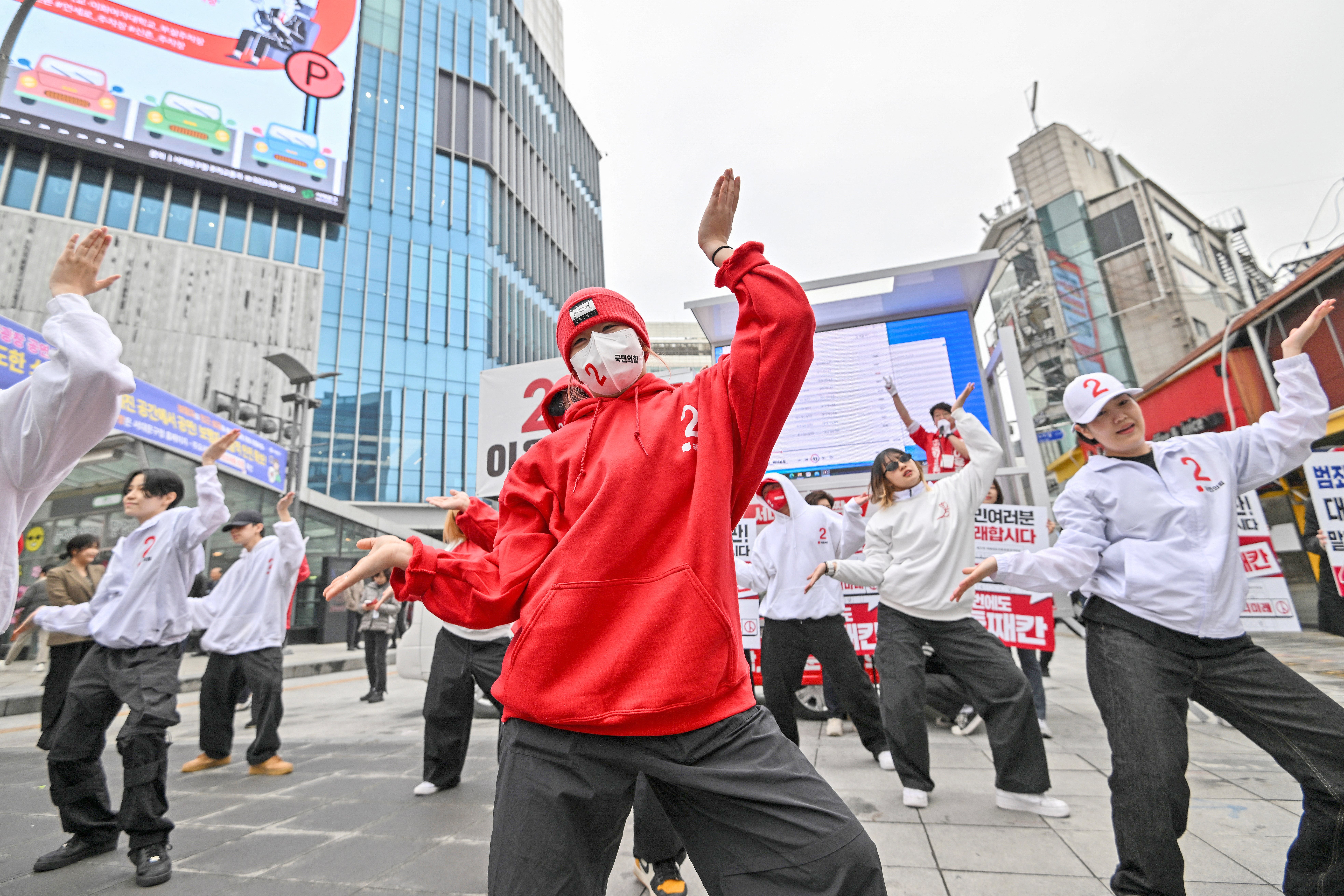S. Korean bets embrace K-pop songs, dances