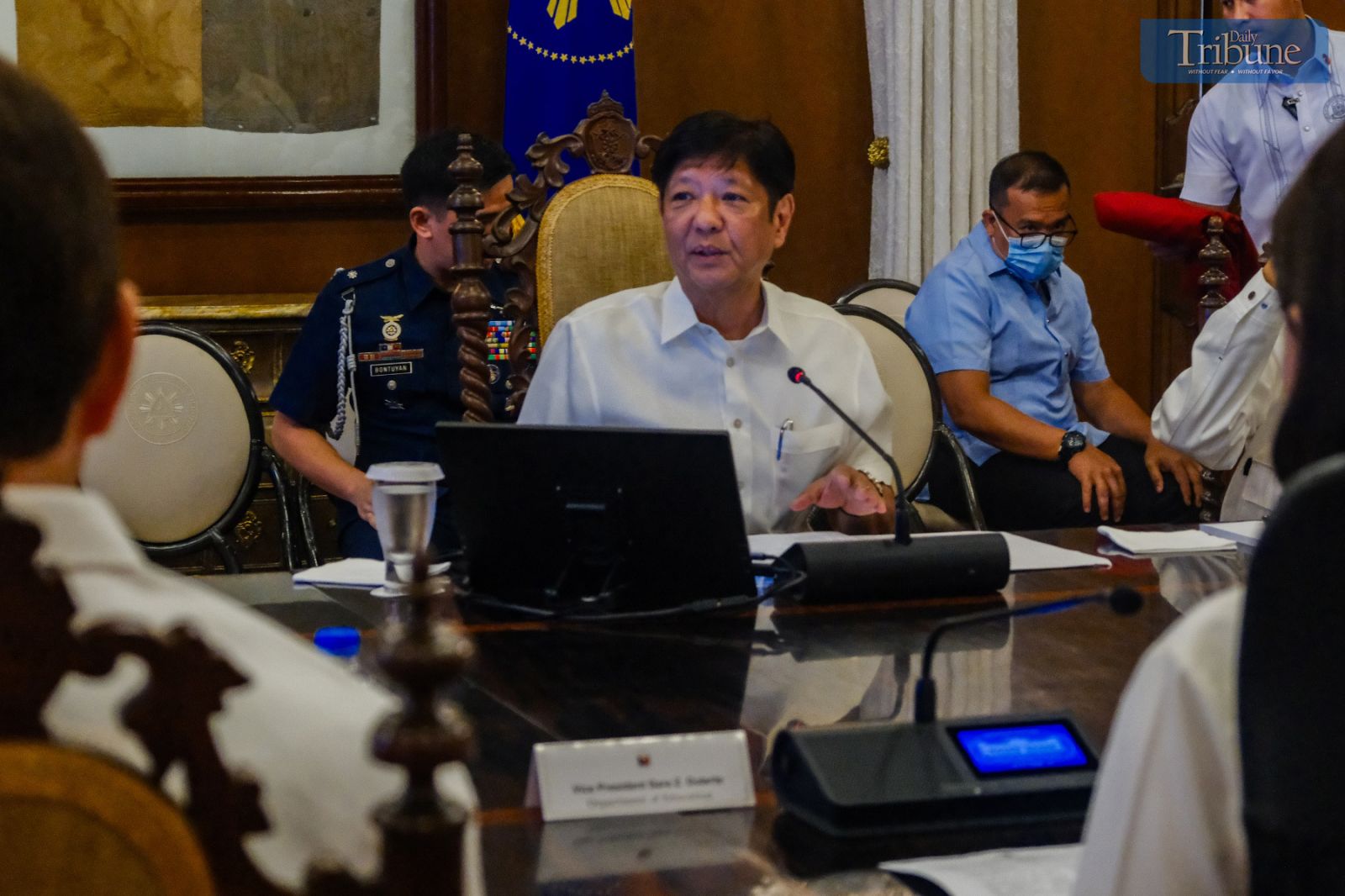 Marcos meets with his cabinet