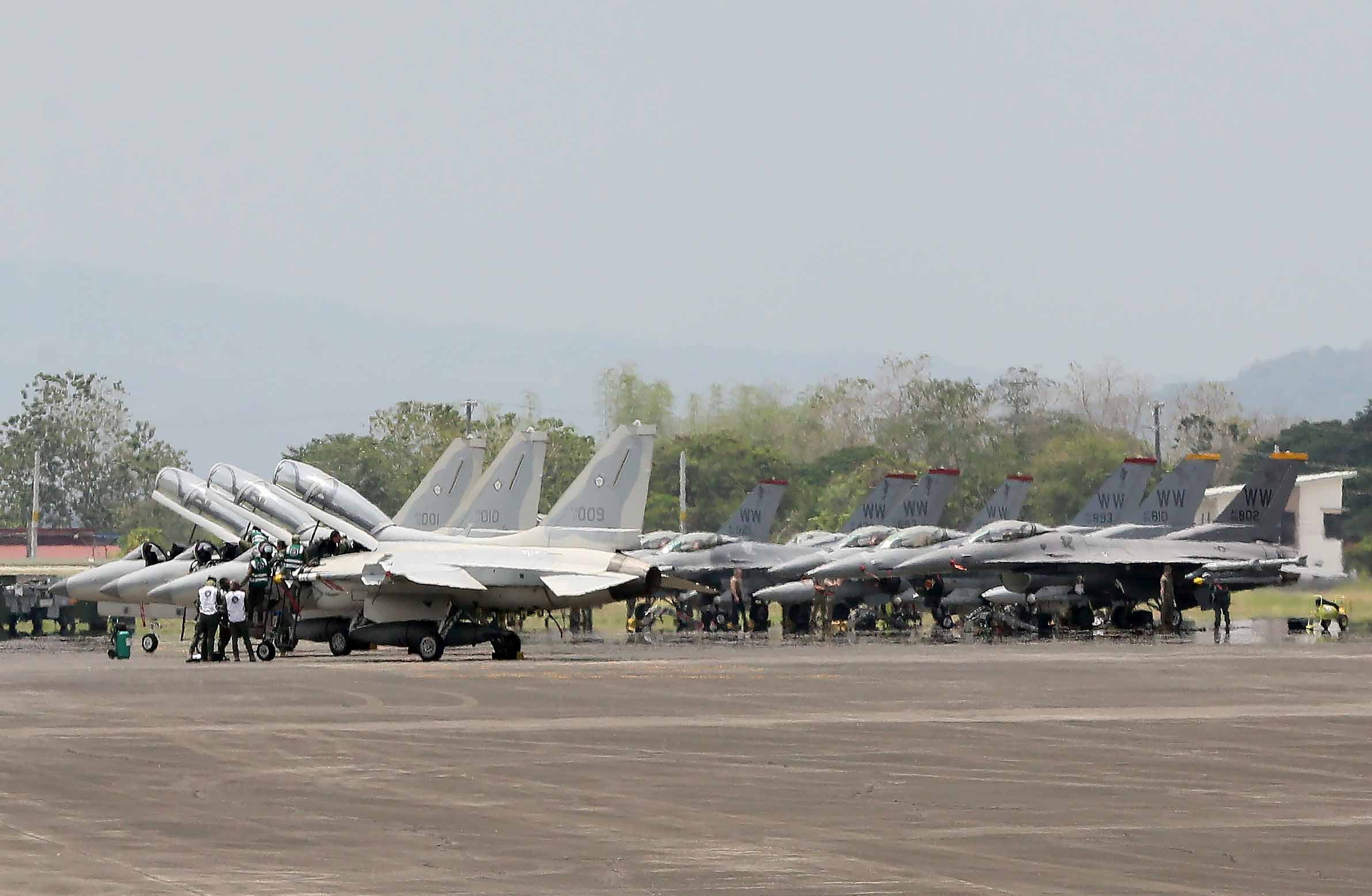 Cope Thunder booms over Phl skies