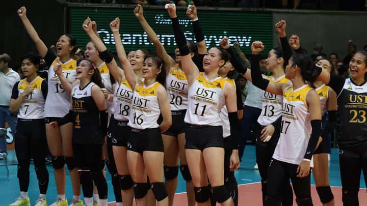 UST rejoices after beating De La Salle University, 22-25, 25-23, 25-16, 25-15, and taking the last twice-to-beat Final Four incentive in the UAAP Season 86 women’s volleyball tournament Saturday at the Smart Araneta Coliseum.